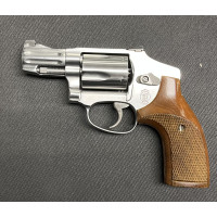Used Smith and Wesson 640-1 + 3 Grip Sets