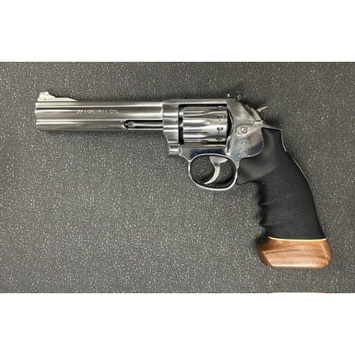 Used Smith & Wesson 617-6