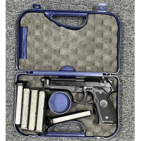 Used Beretta 92FS with 6 Magazines and Hard Case Used Beretta 92FS with 6 Magazines and Hard Case