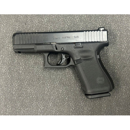 Used Glock 19 Gen 5 with Night Sights Used Glock 19 Gen 5 with Night Sights